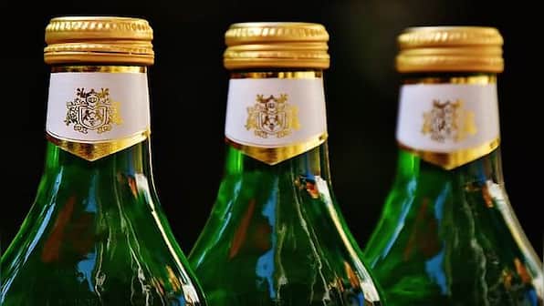How a former Mexican beauty queen and her partner carried out €1.6-million wine heist