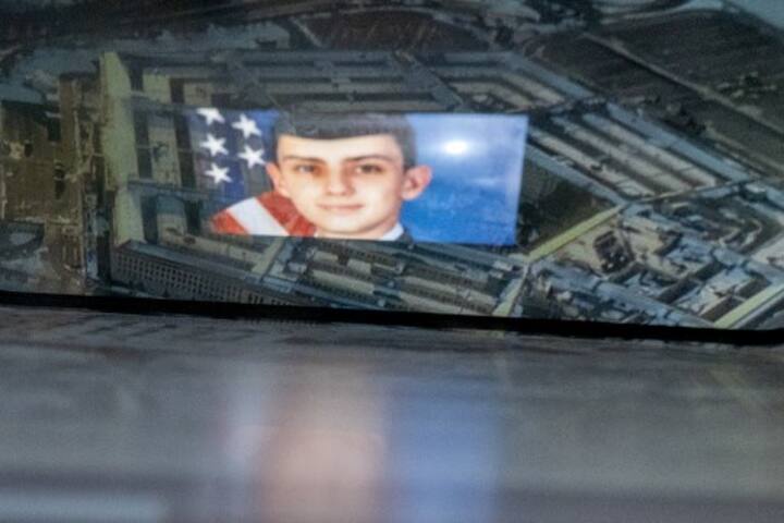 Pentagon leaks: FBI arrests 21-year-old US Air Force employee Jack Teixeira on suspicion of leaking Ukraine war intel