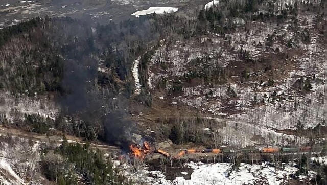 US: Train carrying hazardous material derails in Maine US: Train carrying hazardous material derails in Maine