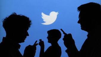As Elon Musk’s Twitter yanks blue checks from agencies, confusion reigns