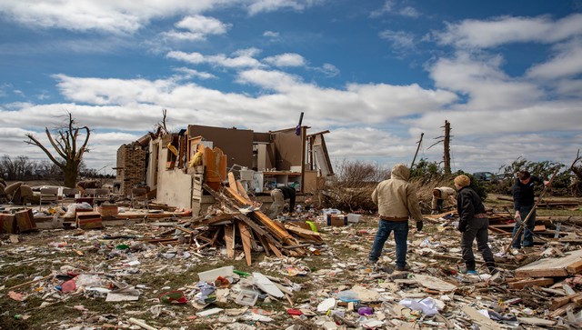 Death toll reaches 20 as tornadoes rip through eastern US Death toll reaches 20 as tornadoes rip through eastern US