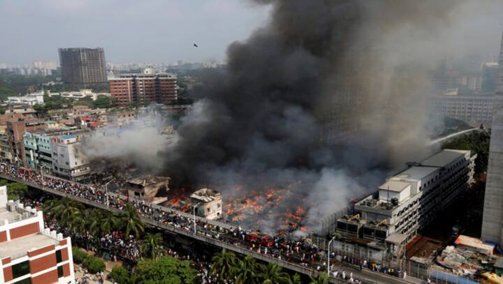 Bangladesh: Major fire at popular clothing market in Dhaka