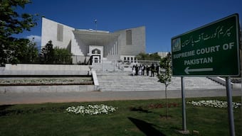 Pakistan Supreme Court halts implementation of bill aimed at limiting powers of chief justice