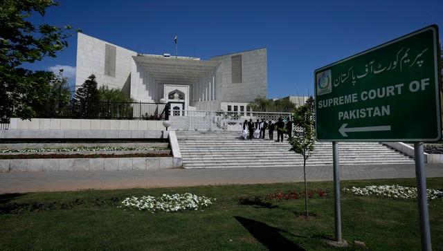 Pakistan Supreme Court halts implementation of bill aimed at limiting powers of chief justice Pakistan Supreme Court halts implementation of bill aimed at limiting powers of chief justice