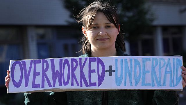 UK's junior doctors are on strike: Why pay isn't the only reason they are angry UK's junior doctors are on strike: Why pay isn't the only reason they are angry