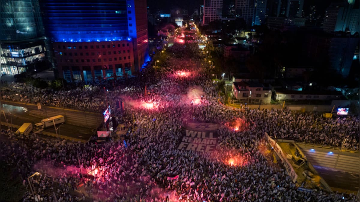 Thousands of Israelis protest for 15th week against judicial reforms