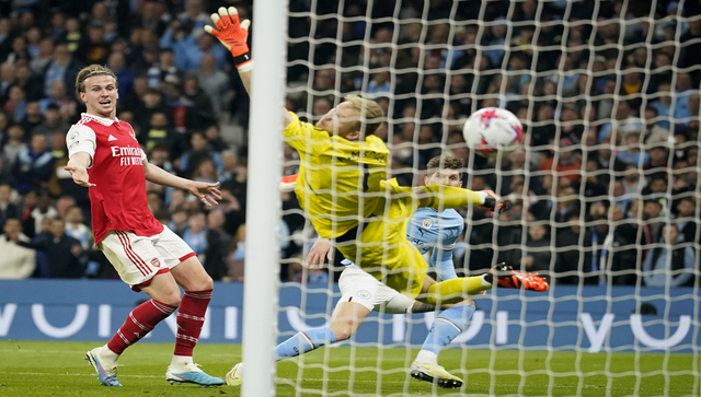 Premier League: Arsenal won't surrender in title race despite Manchester City defeat, says Aaron Ramsdale Premier League: Arsenal won't surrender in title race despite Manchester City defeat, says Aaron Ramsdale