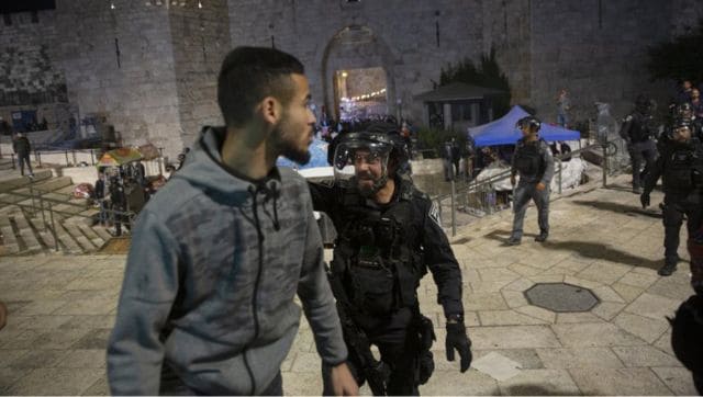 Over 350 Arrested After Clashes Erupt In Jerusalem's Al-Aqsa Mosque ...