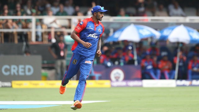 Watch video: Aman Hakim Khan takes one-handed stunner to remove Faf du Plessis Watch video: Aman Hakim Khan takes one-handed stunner to remove Faf du Plessis