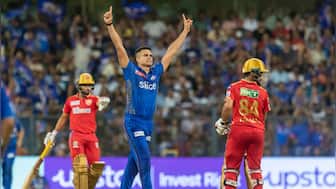 Watch: Arjun Tendulkar dismisses Prabhsimran Singh with a superb yorker during MI-PBKS clash at Wankhede