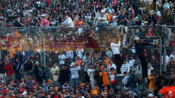Australian F1 chief vows investigation after fans invade track