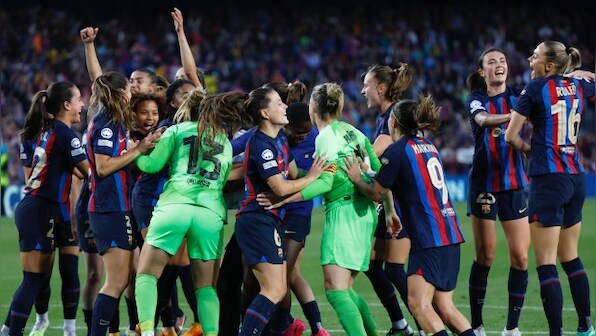 Women's Champions League: Barcelona reach third consecutive final with Chelsea draw