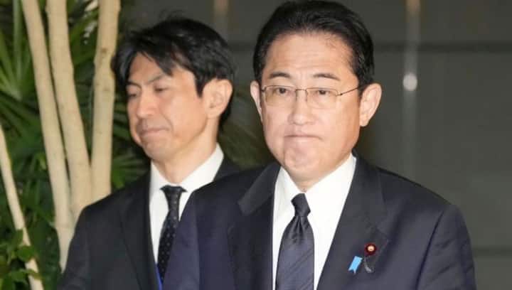 Japanese military helicopter disappear from radar with several people on board