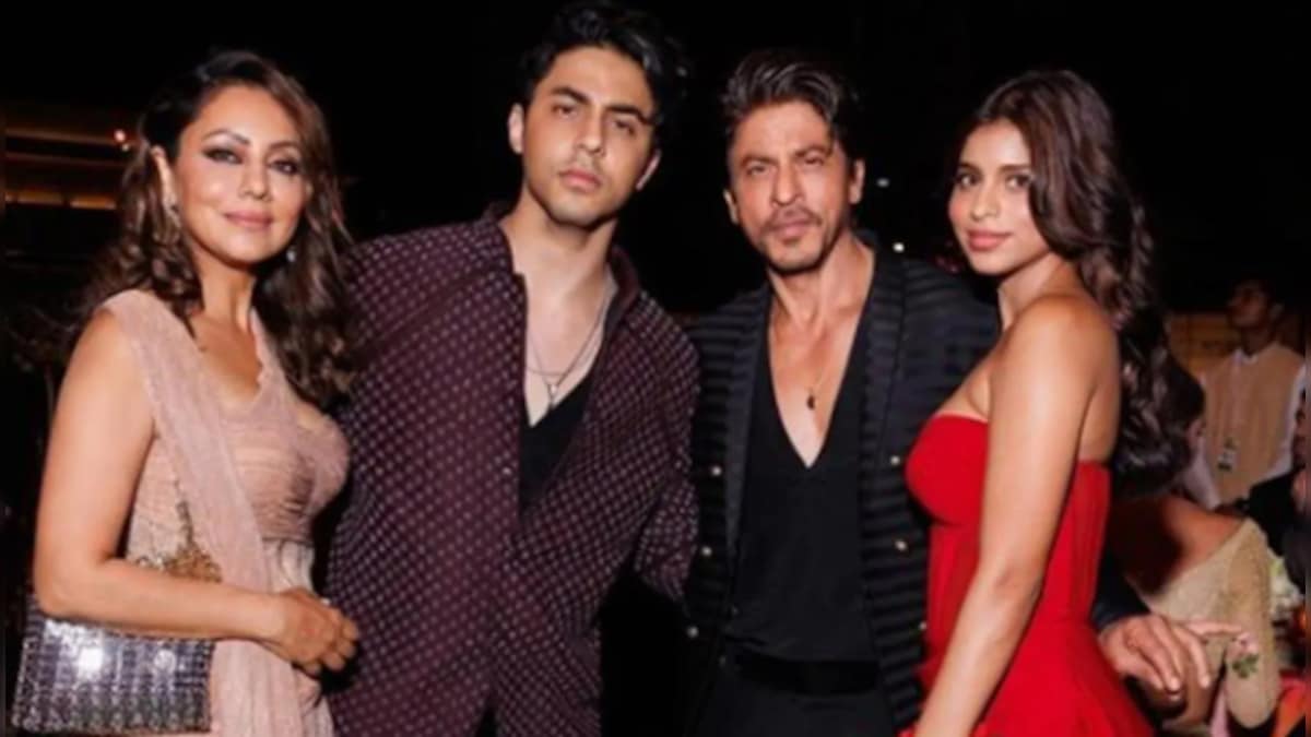 Aryan Khan reacts to Shah Rukh Khan's dance on 'Jhoome Jo Pathaan' song at NMACC gala