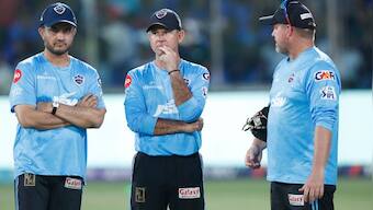 IPL 2023: Ponting, Ganguly slammed for holding back Axar Patel in DC's defeat to SRH