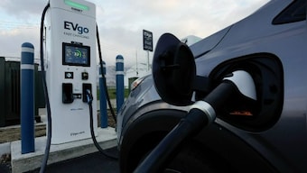 In challenge to Tesla, several major automakers launch US EV charging network