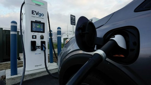 In challenge to Tesla, several major automakers launch US EV charging network