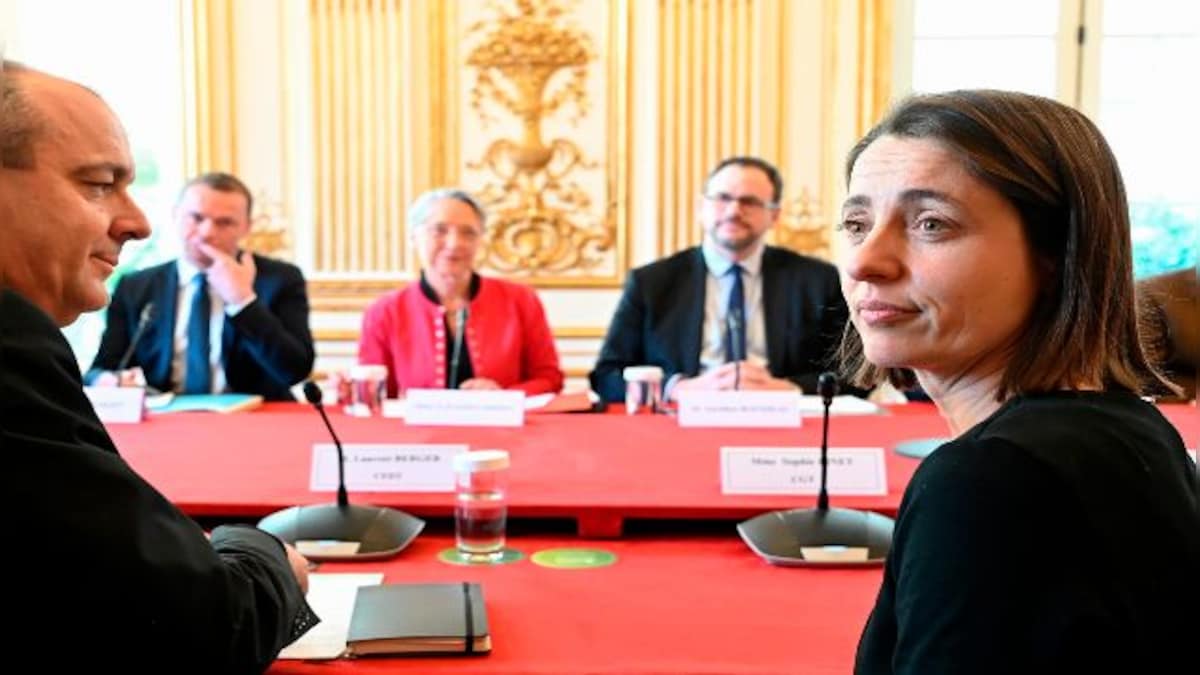 Pension meeting with PM Elisabeth Borne a 'failure', say French unions