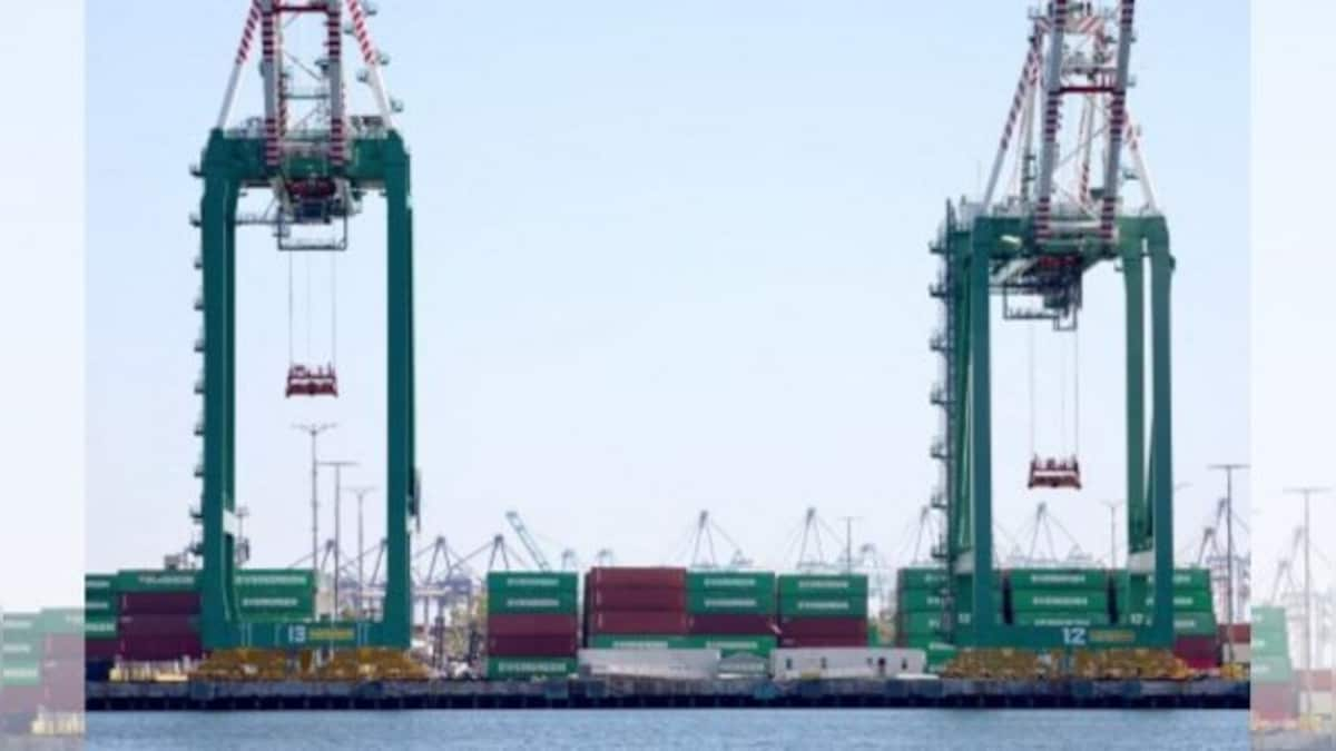 California ports close due to lack of dockworkers