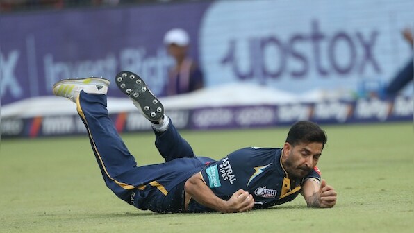 Watch video: Mohit Sharma takes stunning catch in KKR vs GT at Eden Gardens