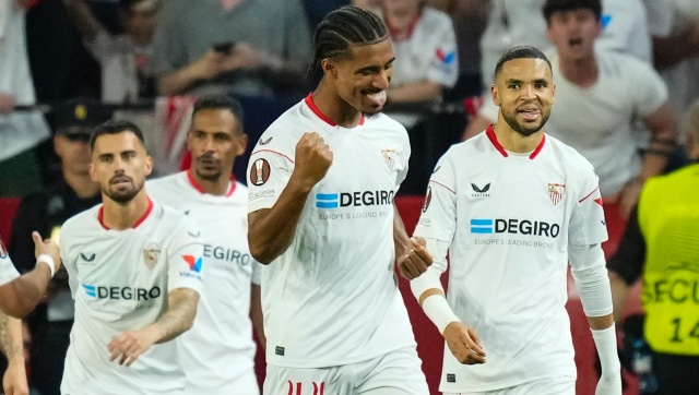 Europa League: Manchester United collapse at Sevilla while Juventus hold off Sporting Europa League: Manchester United collapse at Sevilla while Juventus hold off Sporting