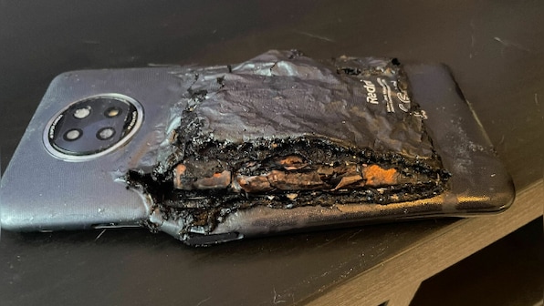 Shocking! School girl dies after mobile phone explodes in her hand