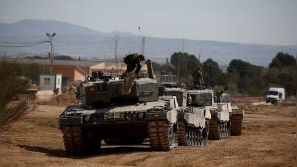 Six Spanish Leopard tanks to leave for Ukraine in latter half of April as nation preps for spring offensive