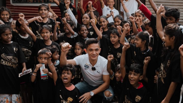 ISL runners-up Bengaluru FC distributes ‘Champions 2023’ t-shirts to underprivileged