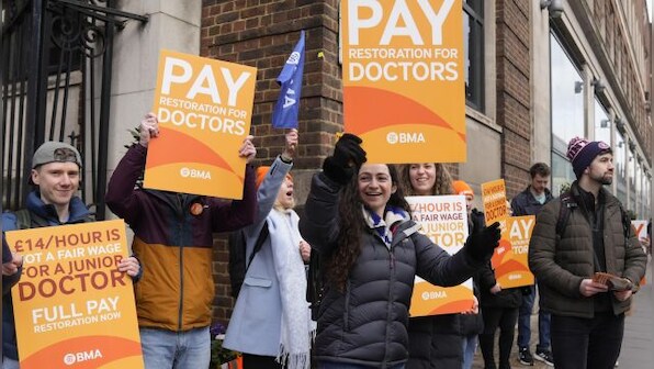 Britain preps for ‘massive disruption’ as thousands of doctors begin 4-day strike
