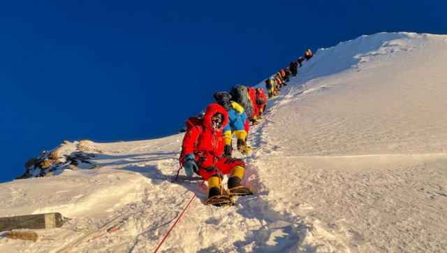 'Highest Ever': 900 climbers to attempt Everest Summit in 2023 'Highest Ever': 900 climbers to attempt Everest Summit in 2023