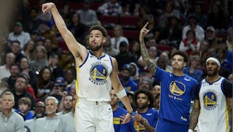 NBA: Warriors set record with 55-point first quarter in rout of Trail Blazers