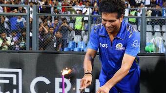Watch: Sachin Tendulkar celebrates 50th birthday at Wankhede Stadium