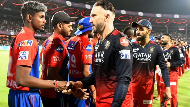 Did Virat Kohli avoid handshake with Sourav Ganguly after RCB vs DC match? Watch video Did Virat Kohli avoid handshake with Sourav Ganguly after RCB vs DC match? Watch video