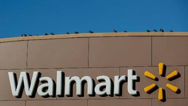 Walmart to install electric vehicle chargers in hundreds of US locations