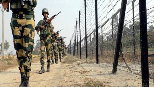 Jammu and Kashmir: Two Pak intruders apprehended along LoC in Poonch Jammu and Kashmir: Two Pak intruders apprehended along LoC in Poonch