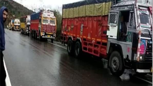 Army vehicle damaged as shooting stones disrupts traffic on Jammu-Srinagar NH
