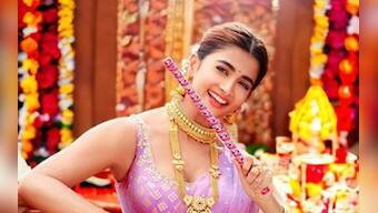 Pooja Hegde is all grace personified in the Bathukama song from Kisi Ka Bhai Kisi Ka Jaan
