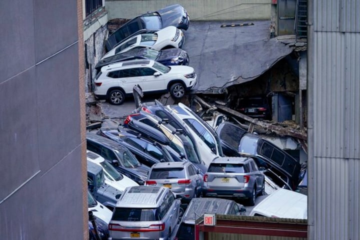 At least one killed in New York parking structure collapse; WATCH