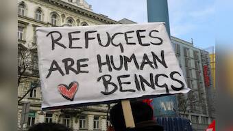 Turkey border guards shooting, torturing Syrians fleeing war at home: Rights group