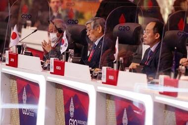 South Korea and Japan's finance ministers to hold first bilateral talks in 7 years