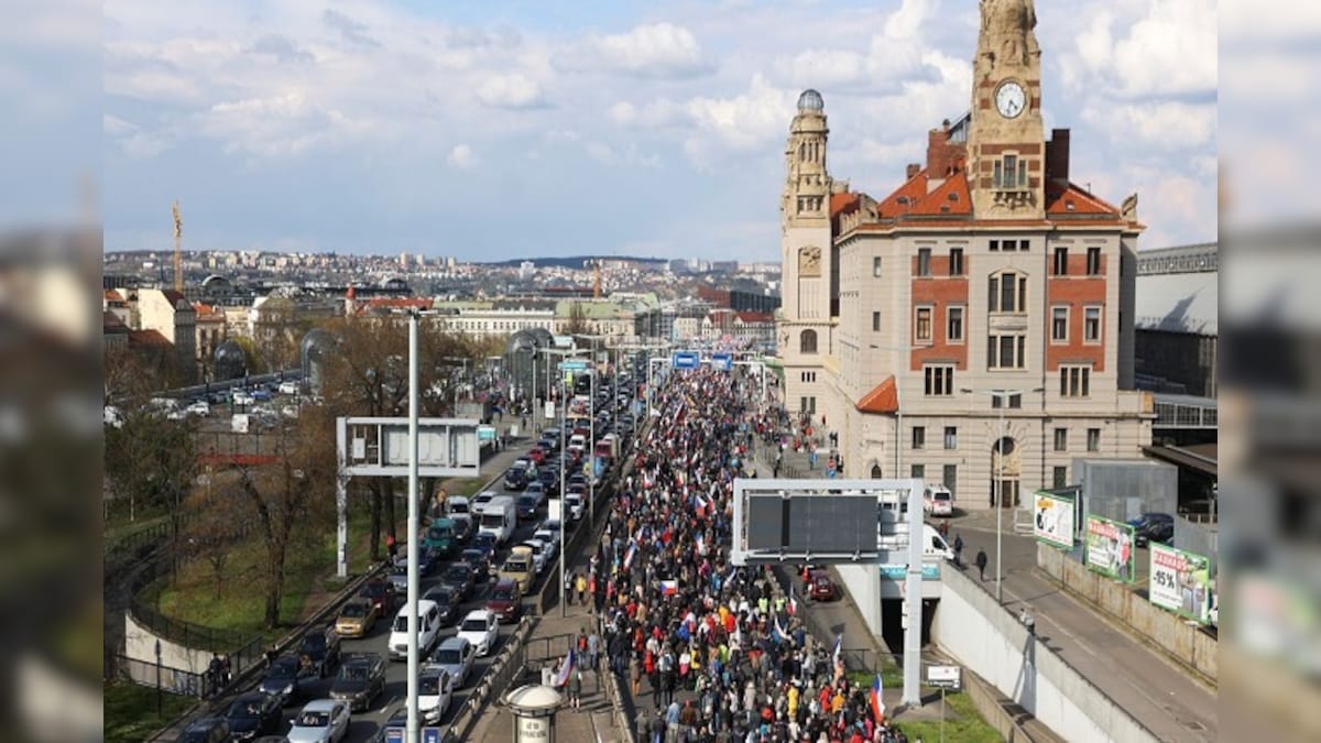 Thousands of Czechs turn out for anti-government protest