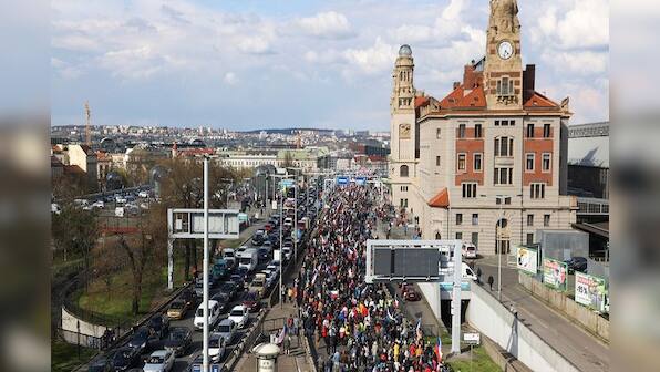 Thousands of Czechs turn out for anti-government protest