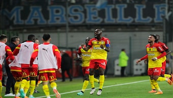 Ligue 1: Lens defeat Marseille to put Paris Saint-Germain under title pressure