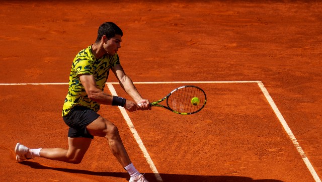 Madrid Open: Carlos Alcaraz reaches semi-finals in final match as teenager; Iga Swiatek eases through Madrid Open: Carlos Alcaraz reaches semi-finals in final match as teenager; Iga Swiatek eases through