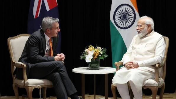 PM Modi meets prominent Australian business leaders, celebrities in Sydney