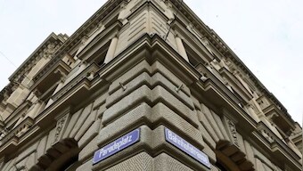 Credit Suisse bankers leaving by the hundreds every week - sources