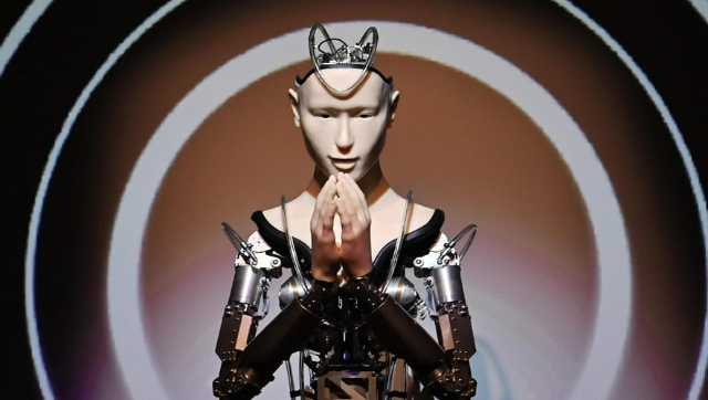 ChatGPT as God? AI bots capable of starting new religions, warns expert ChatGPT as God? AI bots capable of starting new religions, warns expert
