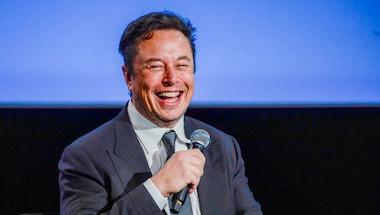 Elon Musk Turns Cupid? Users call on Musk to make a Twitter dating app that uses AI to make matches