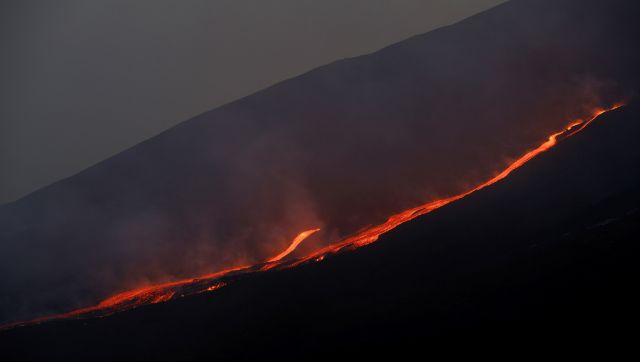 Mount Etna eruption halts flights to Sicily's Catania airport Mount Etna eruption halts flights to Sicily's Catania airport