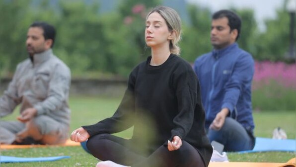 WATCH: G20 TWG meeting delegates mesmerised with Srinagar, engage in yoga